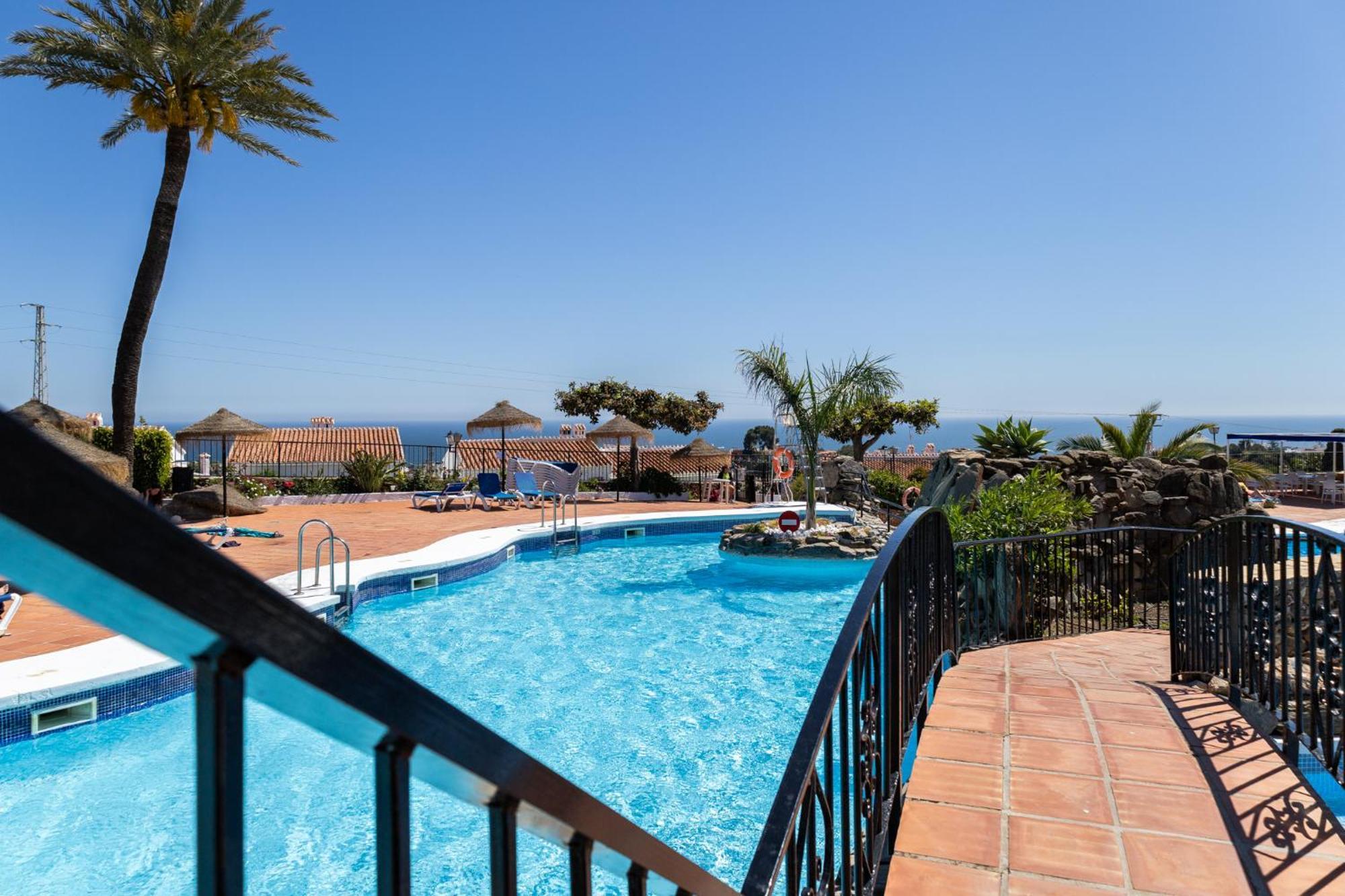 Capistrano Village B, 1 Bedroom + Free Wi-Fi Нерха Екстериор снимка