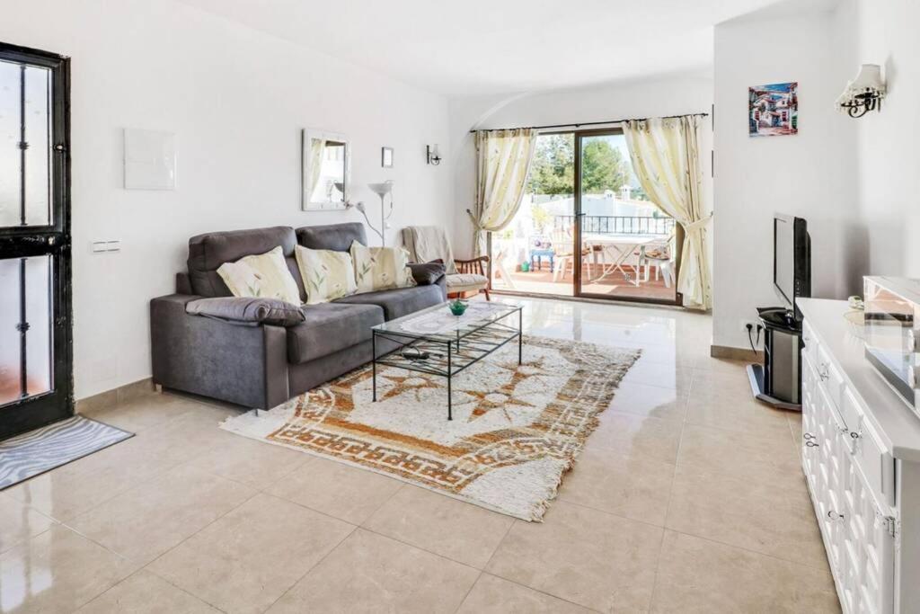 Capistrano Village B, 1 Bedroom + Free Wi-Fi Нерха Екстериор снимка